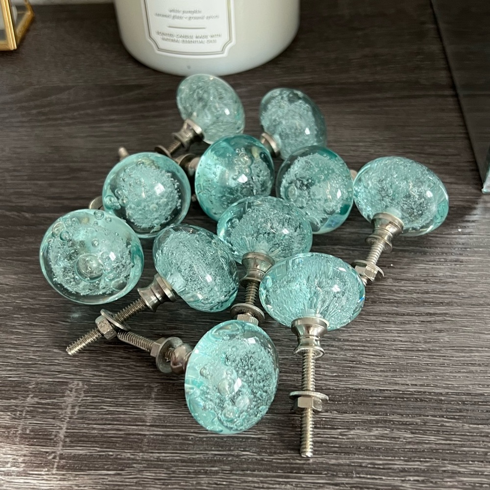 12 Round Knobs: Blue
